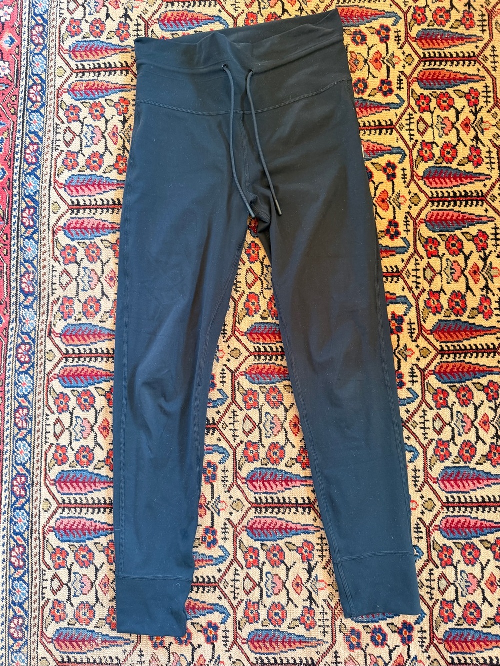 Vuori Daily Form Navy Drawstring Leggings - women's small